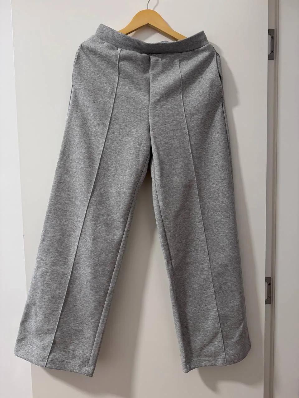 Спортивные брюки UNIQLO размер M новые