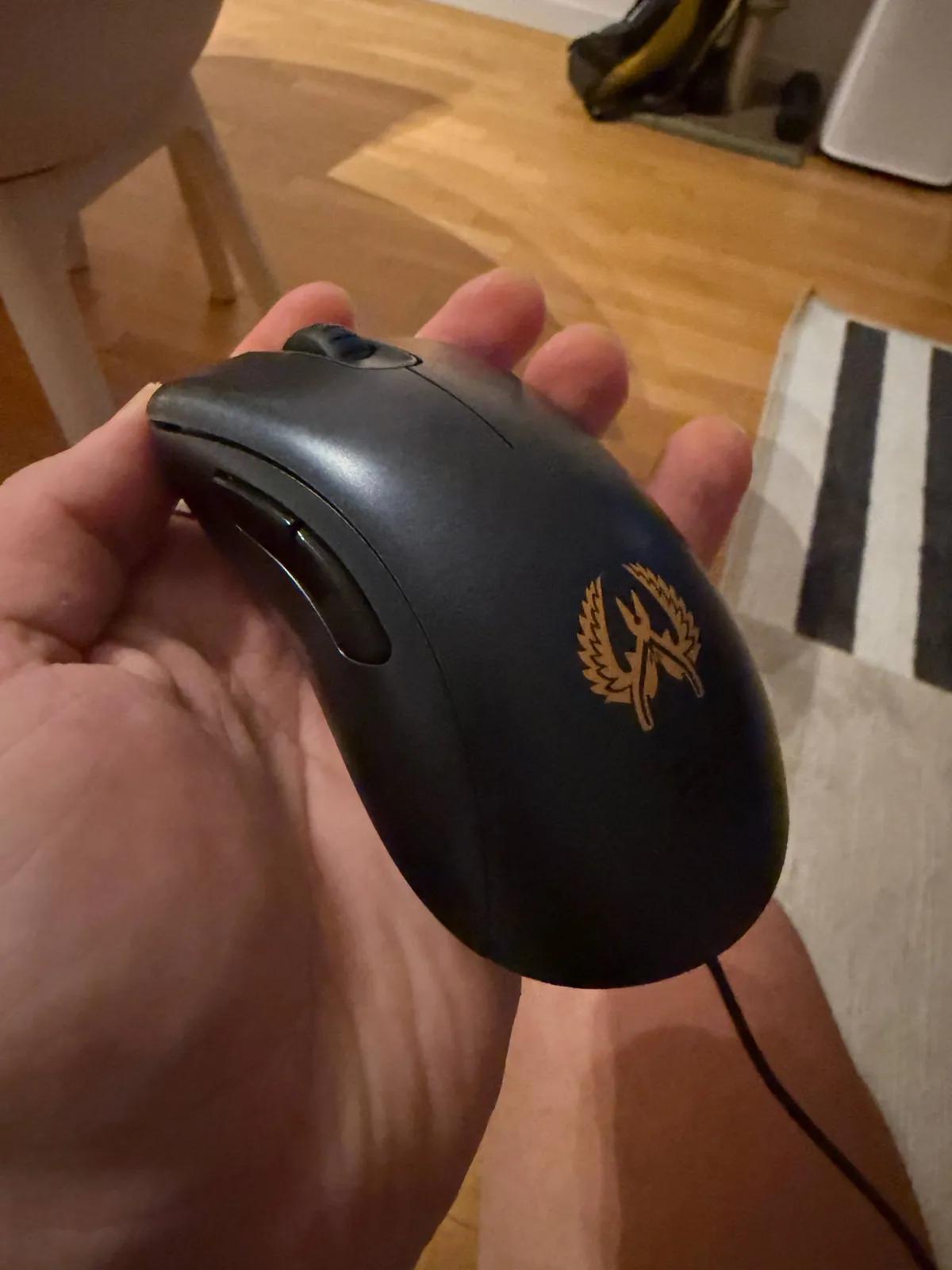 Мышь Zowie EC2-B CS:GO Edition почти новая