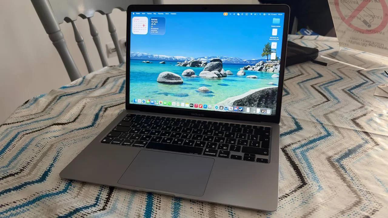 MacBook Air 13 M1 с зарядкой Белград