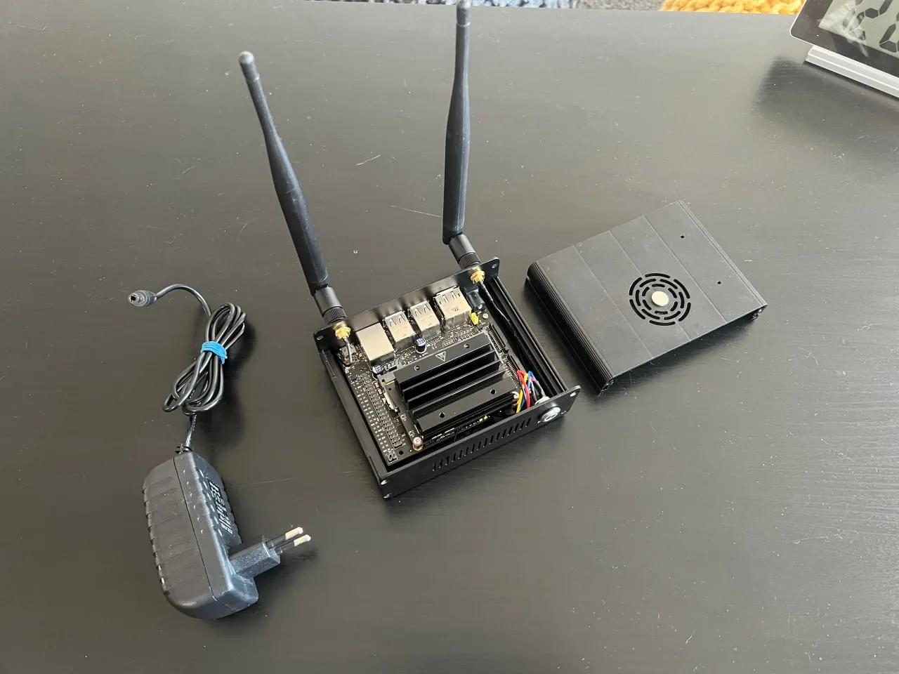 NVIDIA Jetson Nano B01 с корпусом и блоком питания