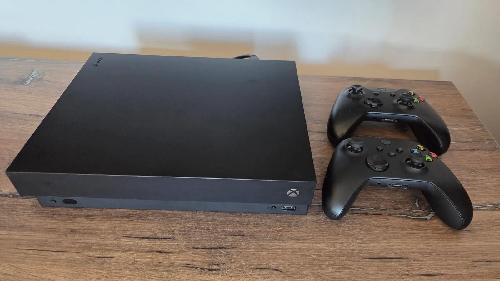 Xbox One PRO с Kinect 2 и джойстиками