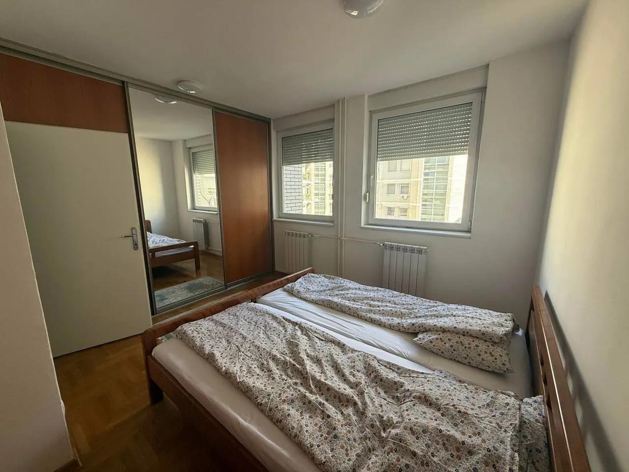 Двухкомнатная квартира 65 м² Нови Белград с лоджией