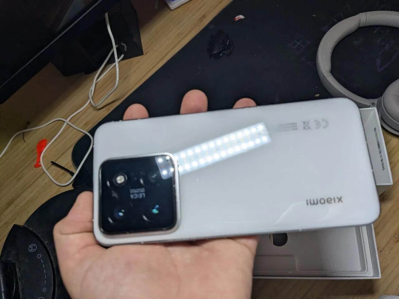 Смартфон Xiaomi 14 хорошее состояние