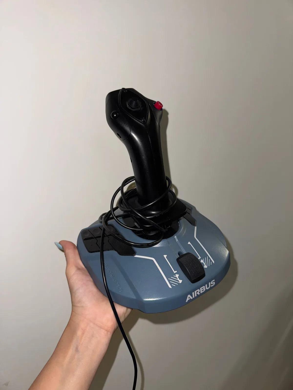 Джойстик Thrustmaster для авиасимулятора Белград