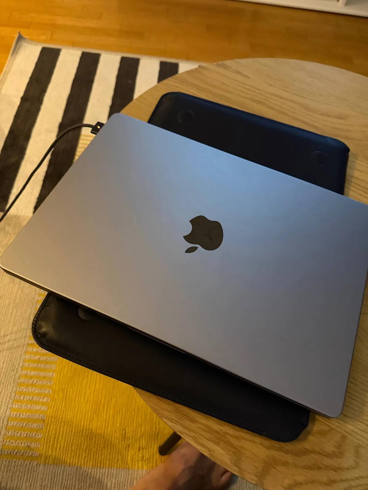 MacBook Pro M1 14 дюймов 16 ГБ 1 ТБ