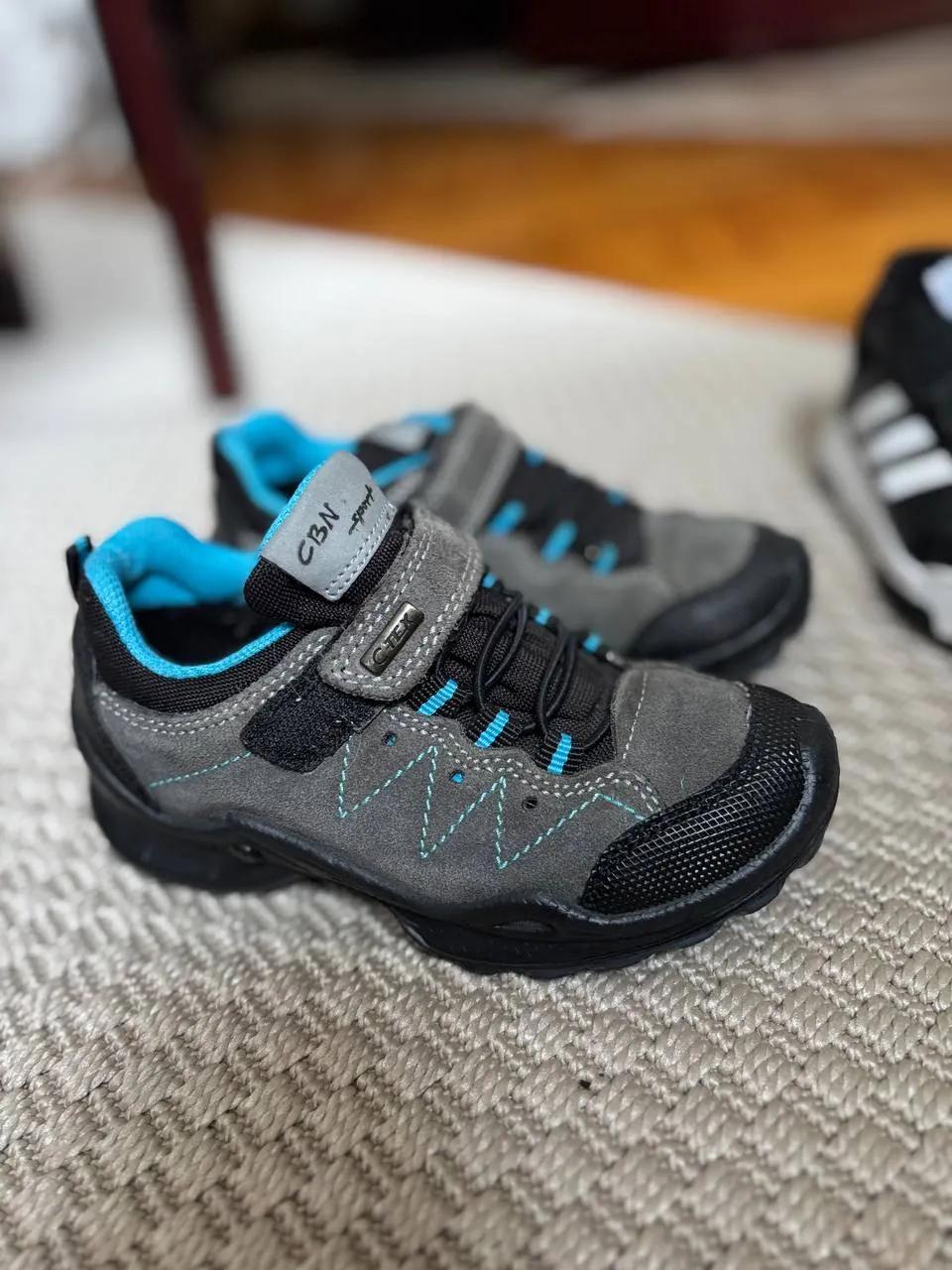 Детские мембранные ботинки р.29 и кроссовки Skechers р.37