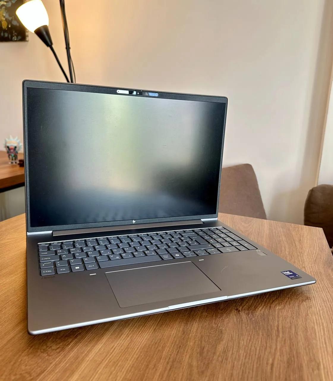 Ноутбук HP ZBook X G1i рабочая станция 32 ГБ SSD 512 ГБ Нови-Сад