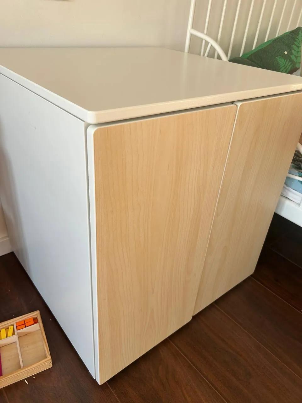 Малый шкаф IKEA с двумя полками