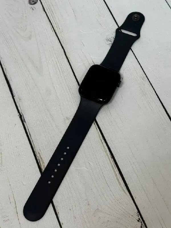 Apple Watch SE 2 44 мм как новые Нови-Сад