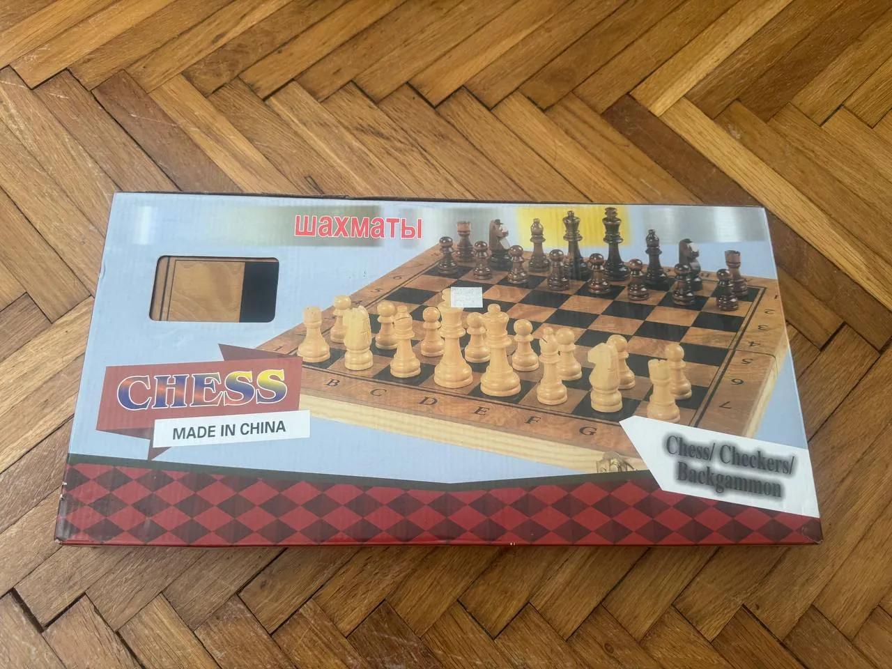 Шахматы шашки нарды в коробке