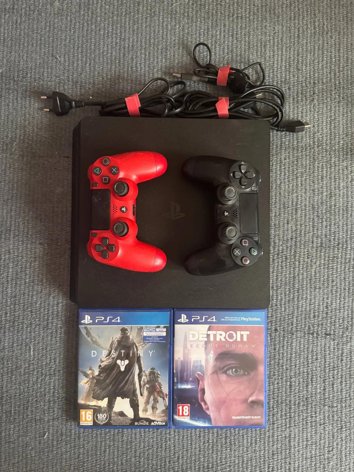 PS4 Slim 1TB с двумя геймпадами и дисками