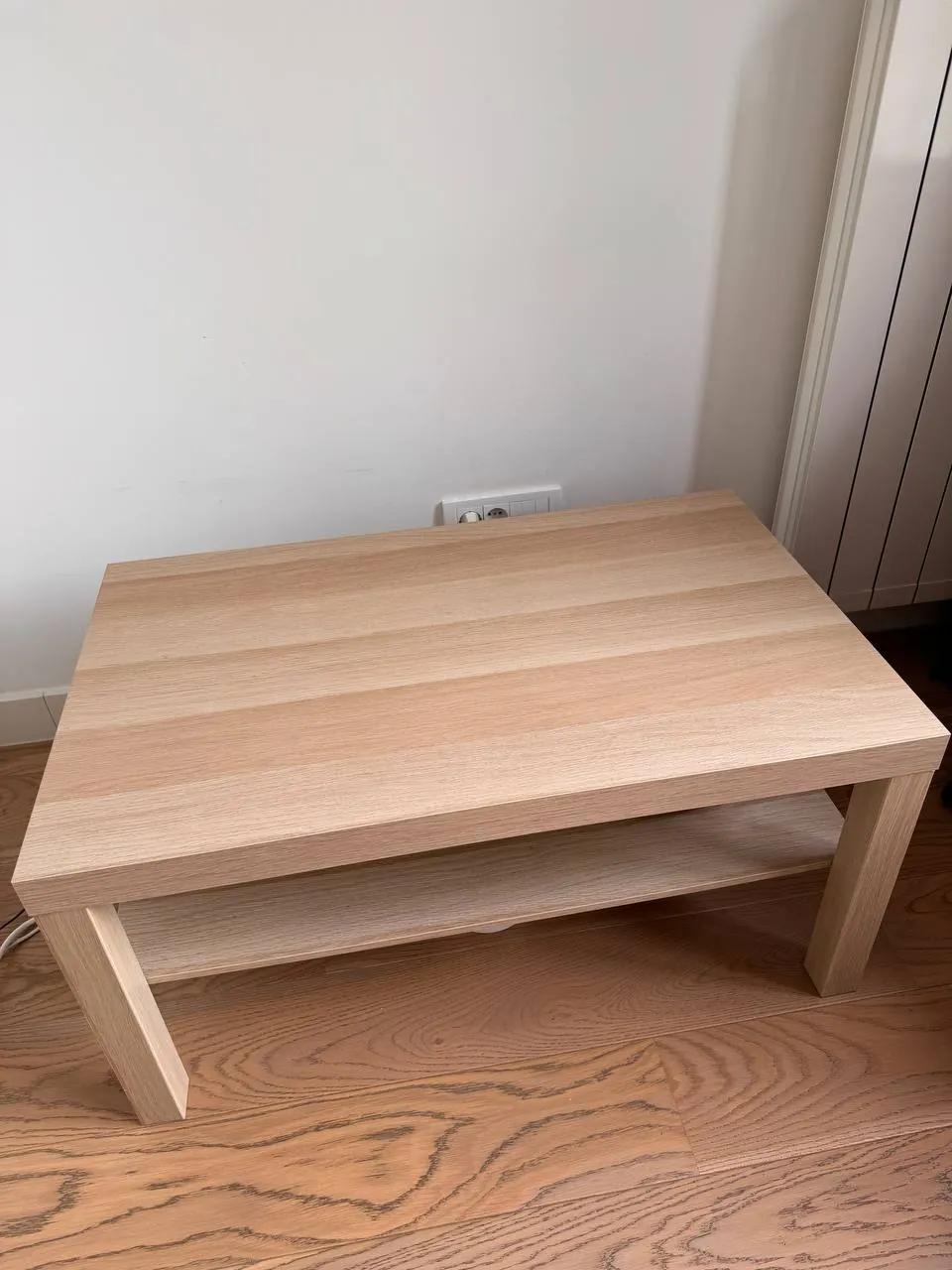 Журнальный столик IKEA и кресло Белград Waterfront