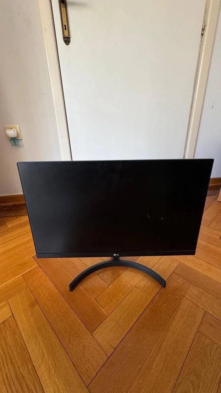 Монитор LG 24 дюйма на запчасти экран разбит