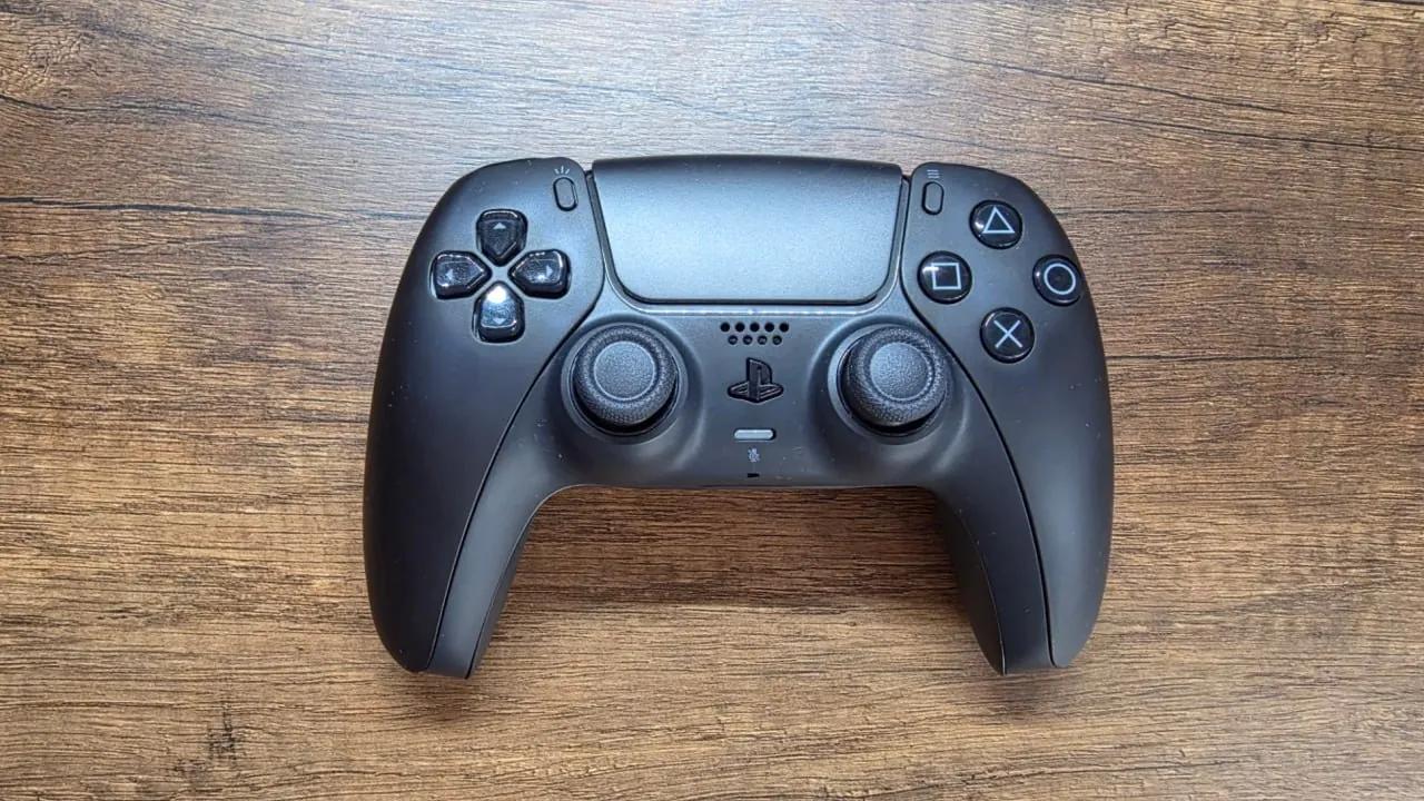 Геймпады Xbox DualSense и кейсы Switch 2