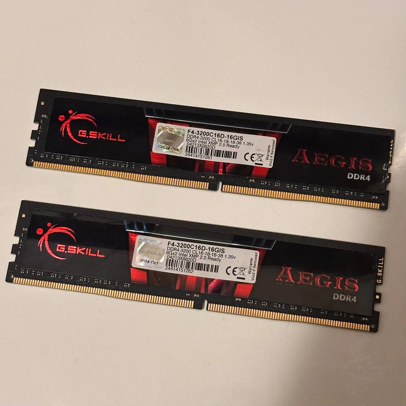 Оперативная память DDR4-3200 МГц 16 ГБ