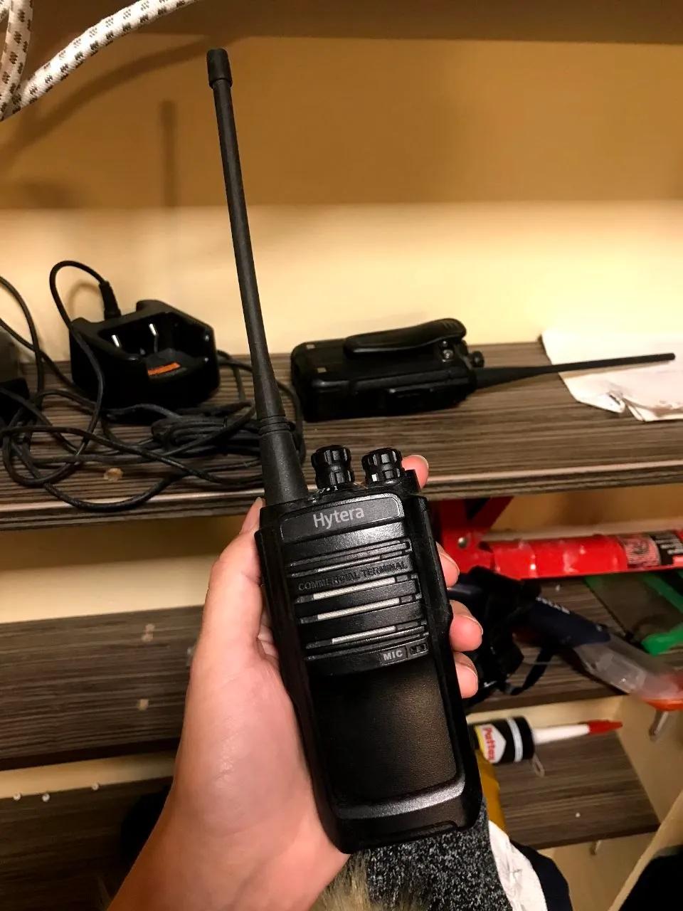 Рации Hytera TC-508U с зарядными станциями