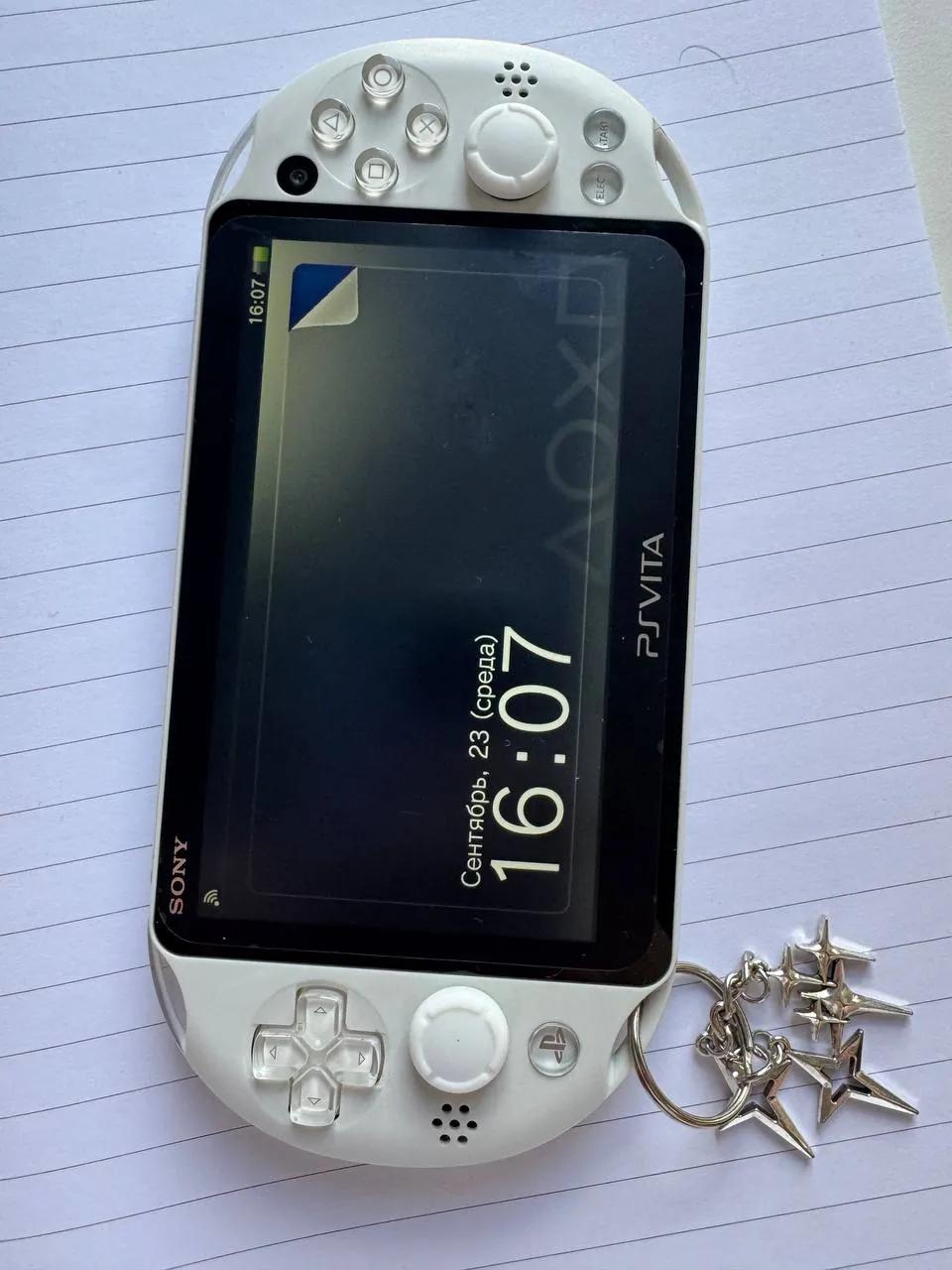 PlayStation Vita белая японская прошитая