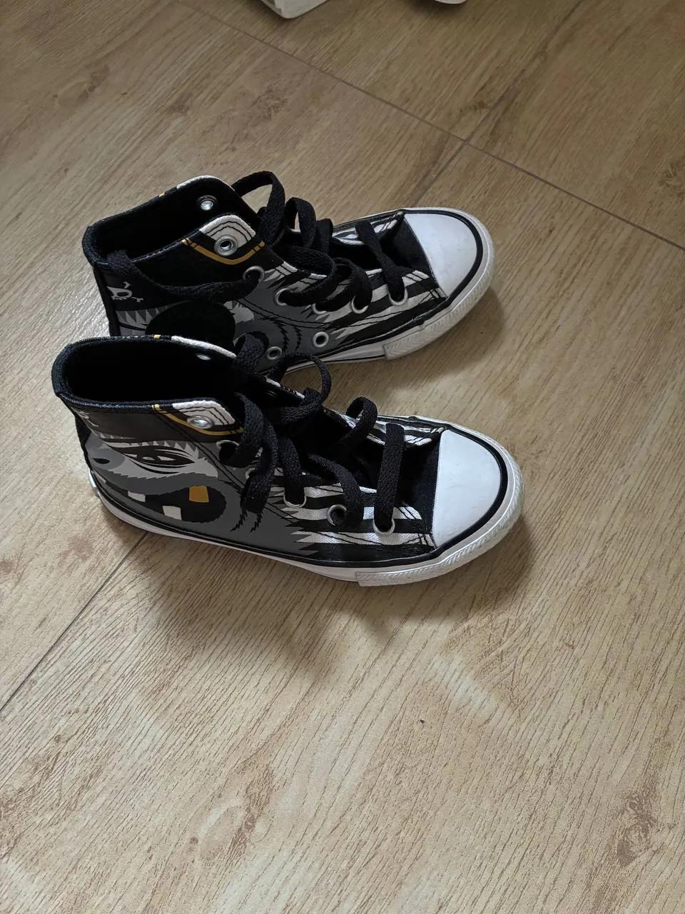 Детские кеды Converse ветровка Zara и одежда