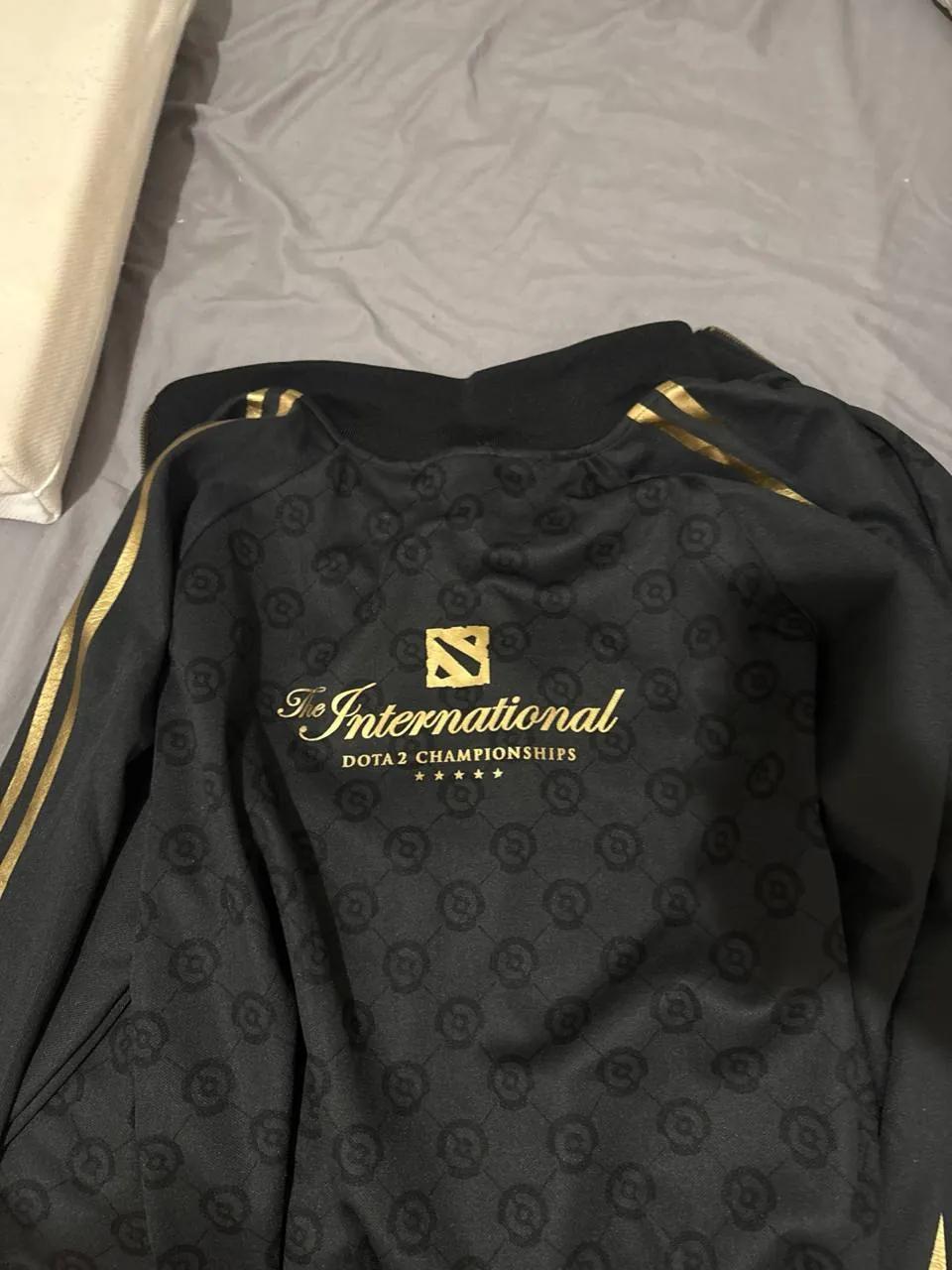 Кофта с лампасами The International 2021 Dota2