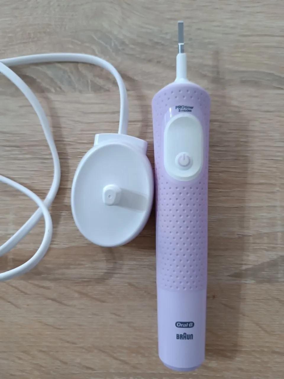 Электрическая зубная щётка Oral-B Vitality Pro
