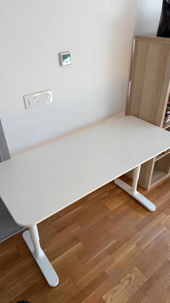 Письменный стол IKEA BEKANT 140×60 см белый