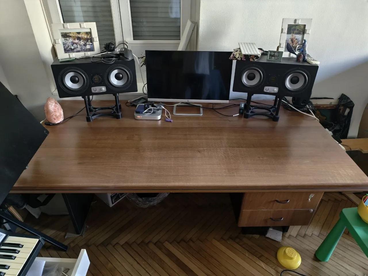 Большой рабочий стол 100×200 см Вуков памятник