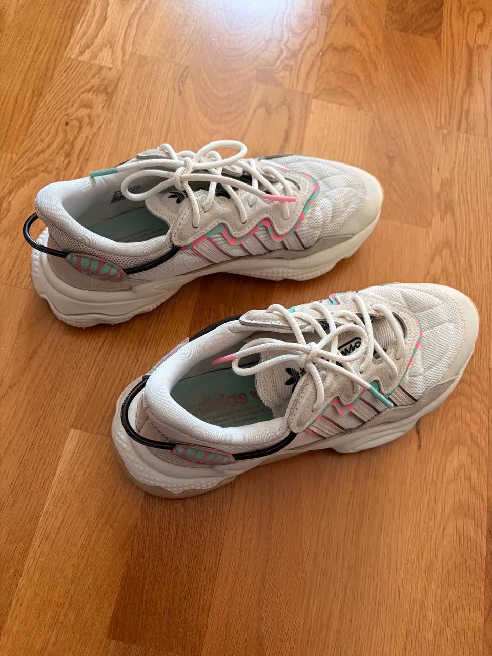 Кроссовки Adidas Ozweego размер 40