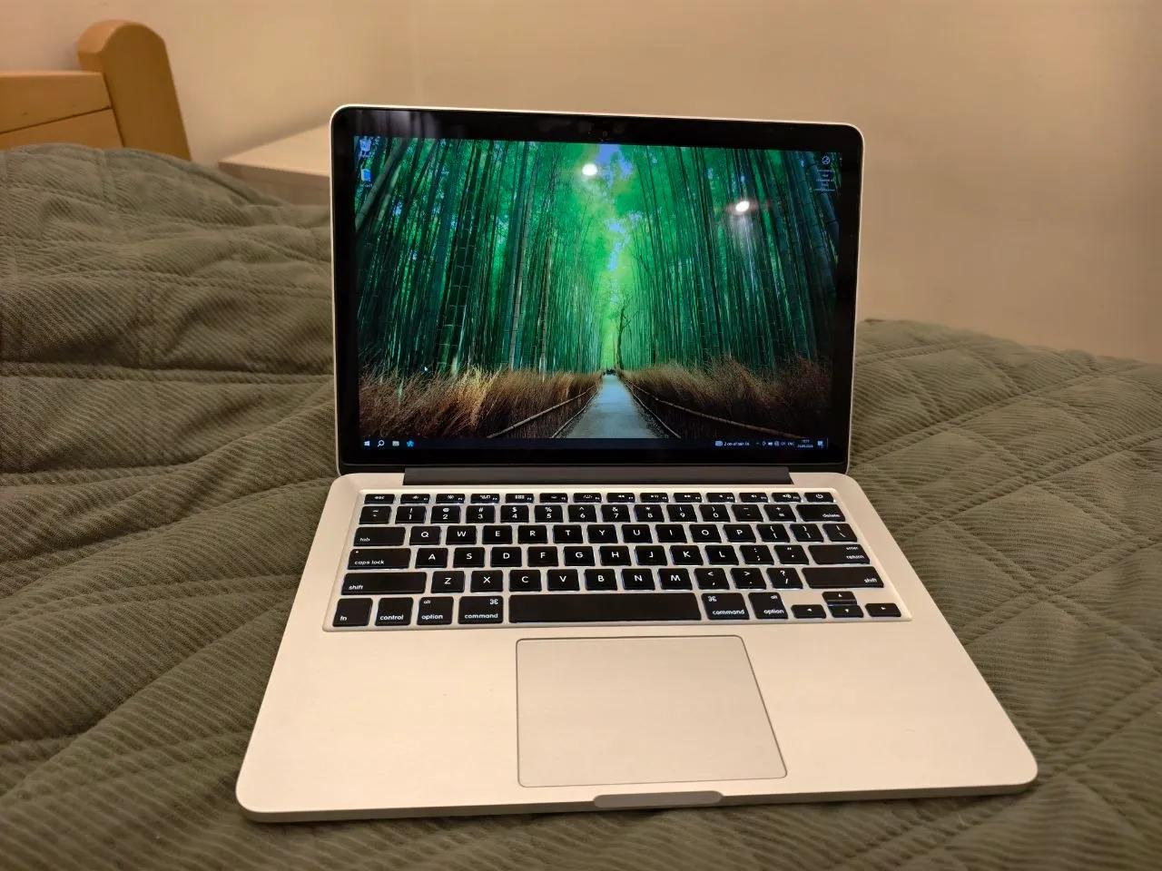 MacBook Pro 13 2015 Retina с новой батареей Белград