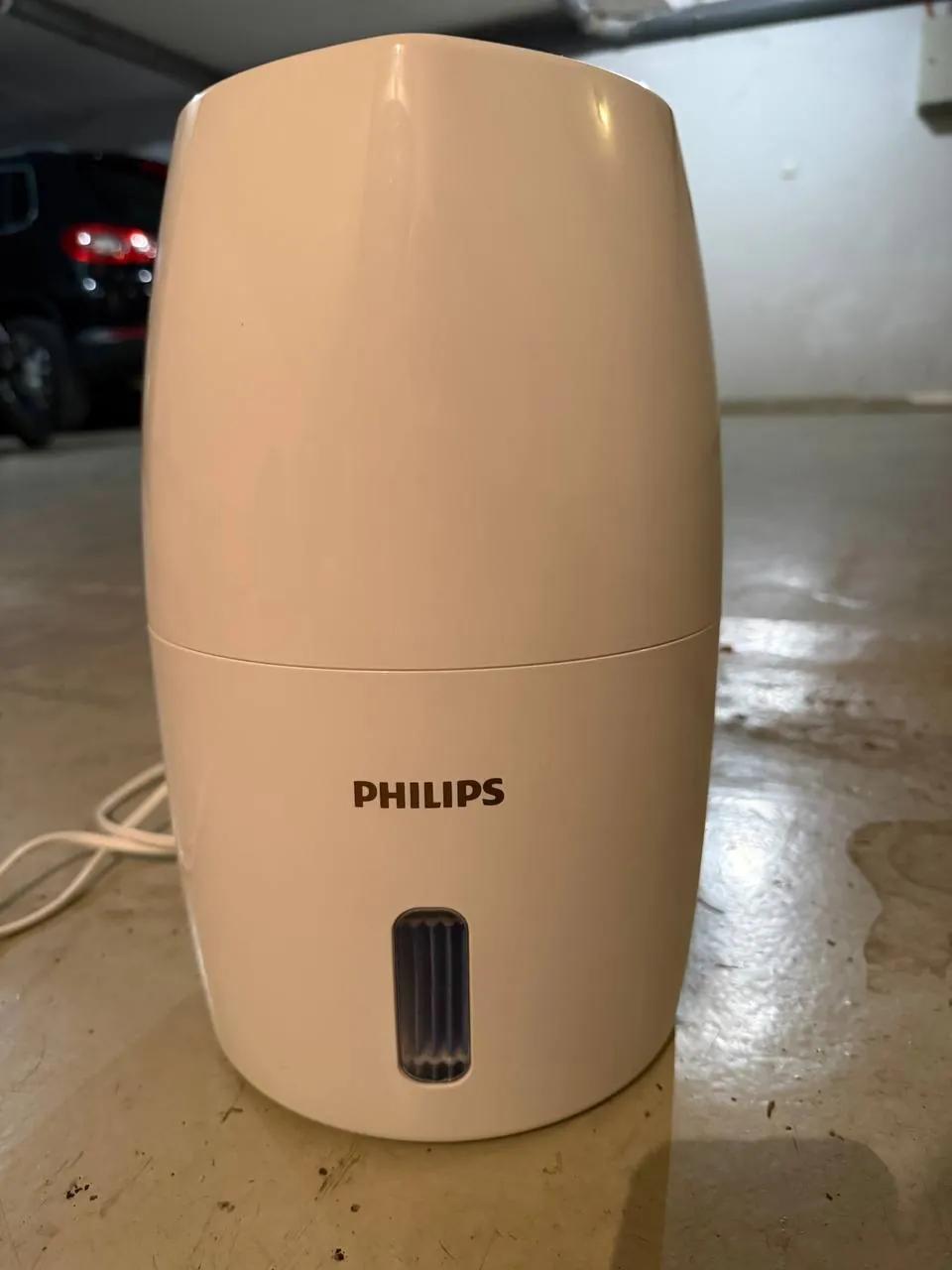 Увлажнитель воздуха Philips почти новый