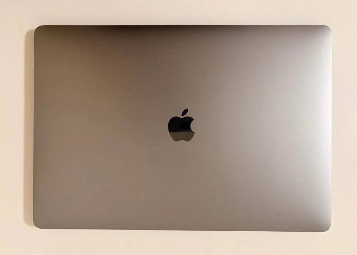 MacBook Pro 15 дюймов 2016 Core i7 16 ГБ
