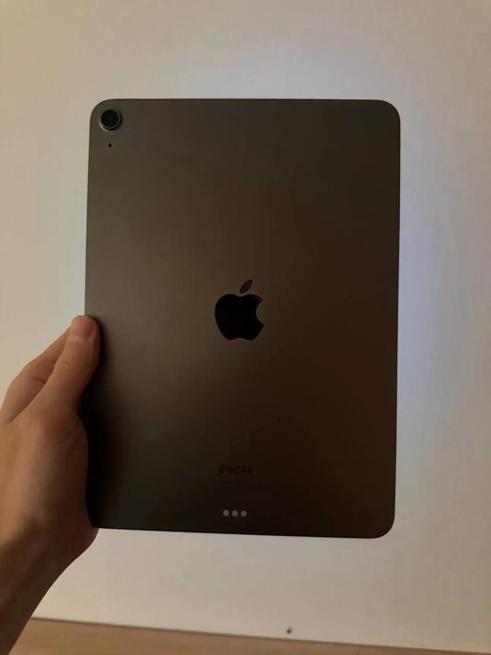 IPad Air 11 дюймов M1 64 ГБ с чехлом и Pencil