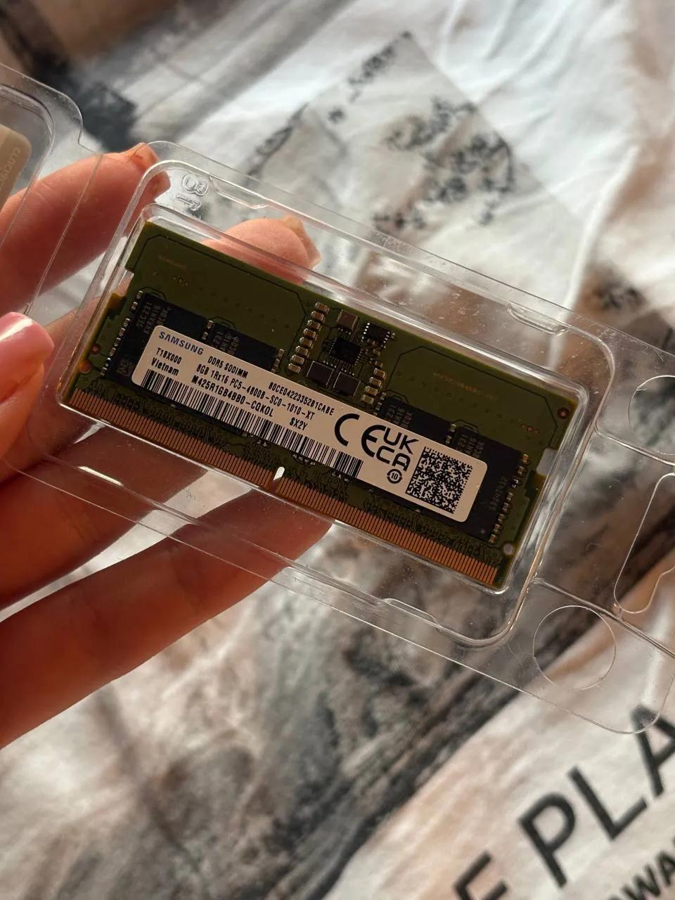 Оперативная память Samsung DDR5 8 ГБ