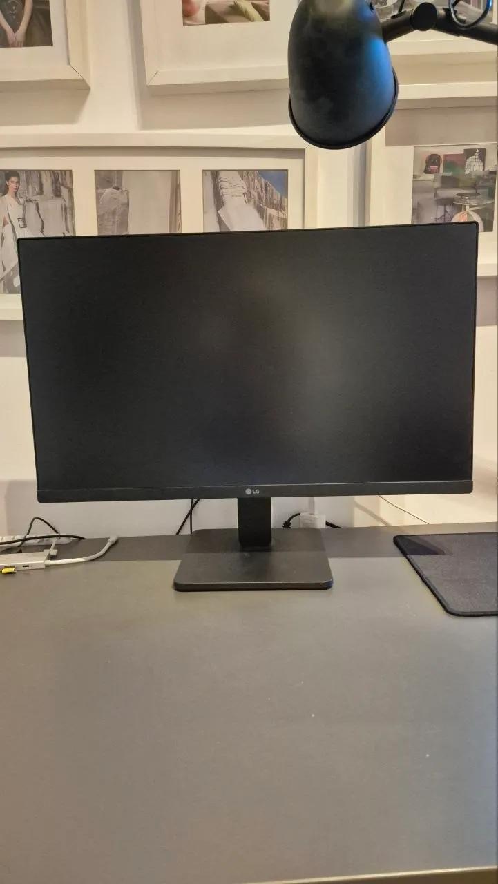 Монитор LG 24MR400-B 24 дюйма без битых пикселей
