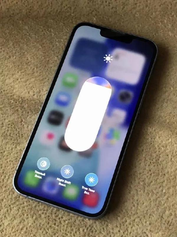 IPhone 14 128 ГБ батарея 93% Нови Сад
