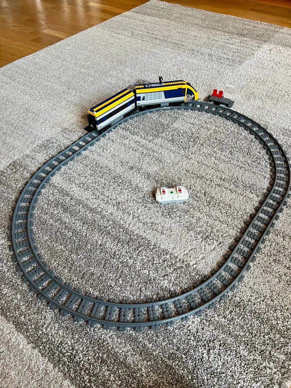 LEGO City Пассажирский поезд 60197