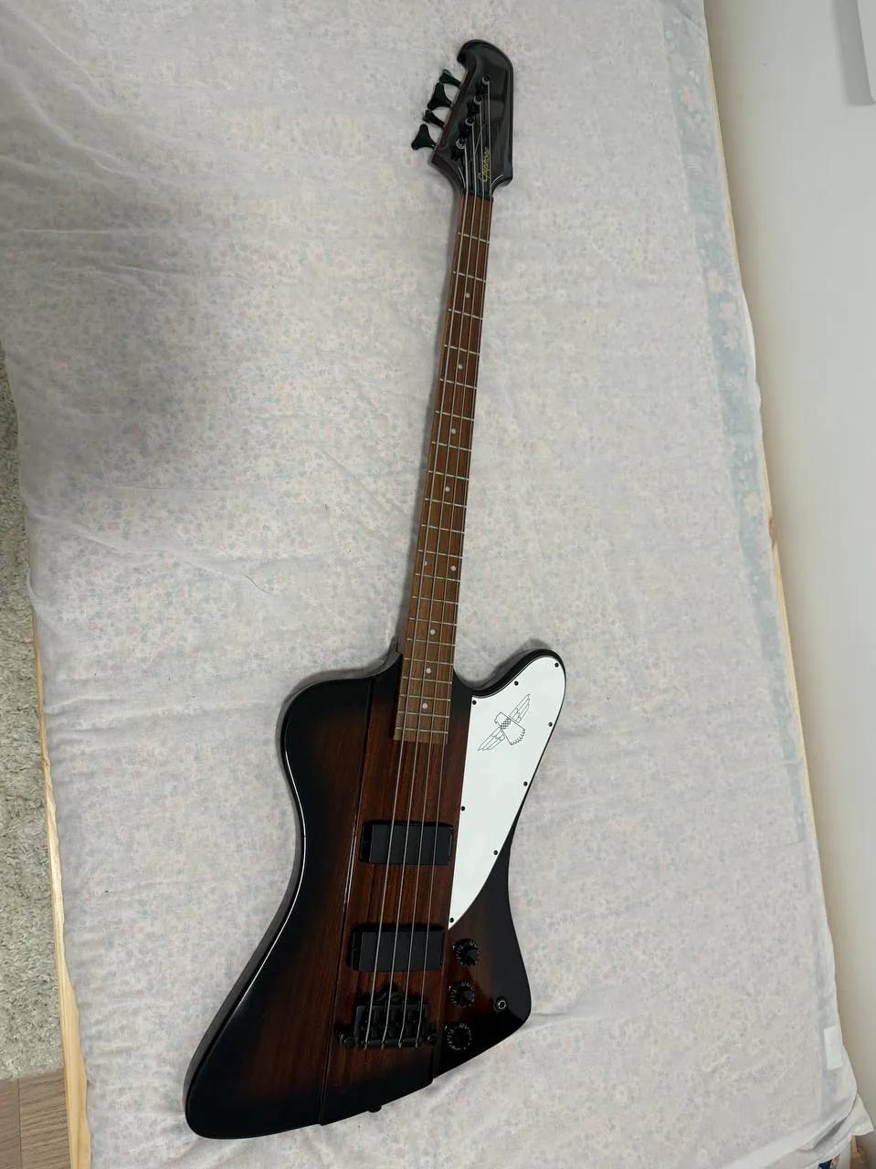 Бас-гитара Epiphone Thunderbird с кейсом