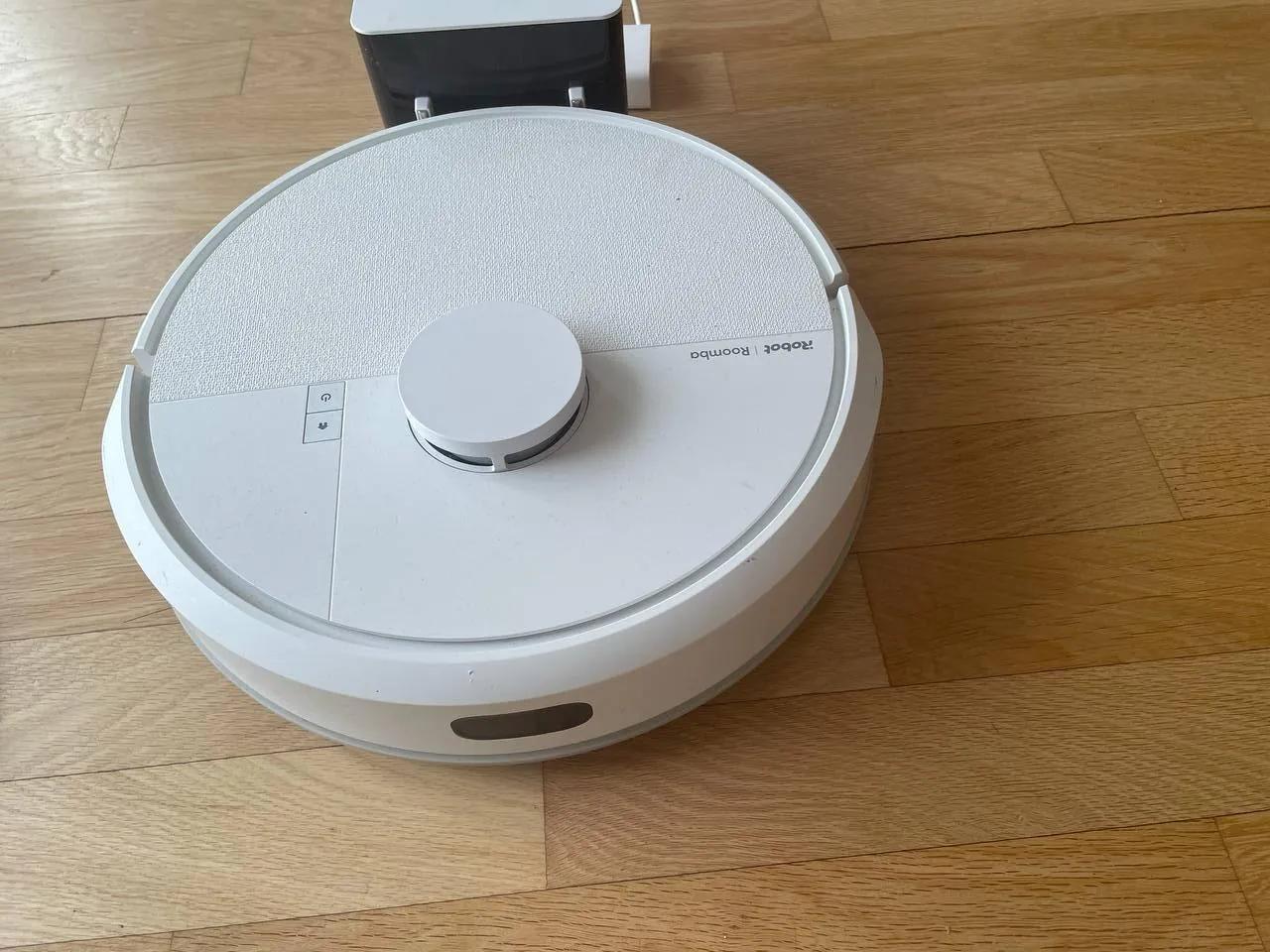 Робот-пылесос iRobot Roomba Combo 105 с LiDAR Гроцка
