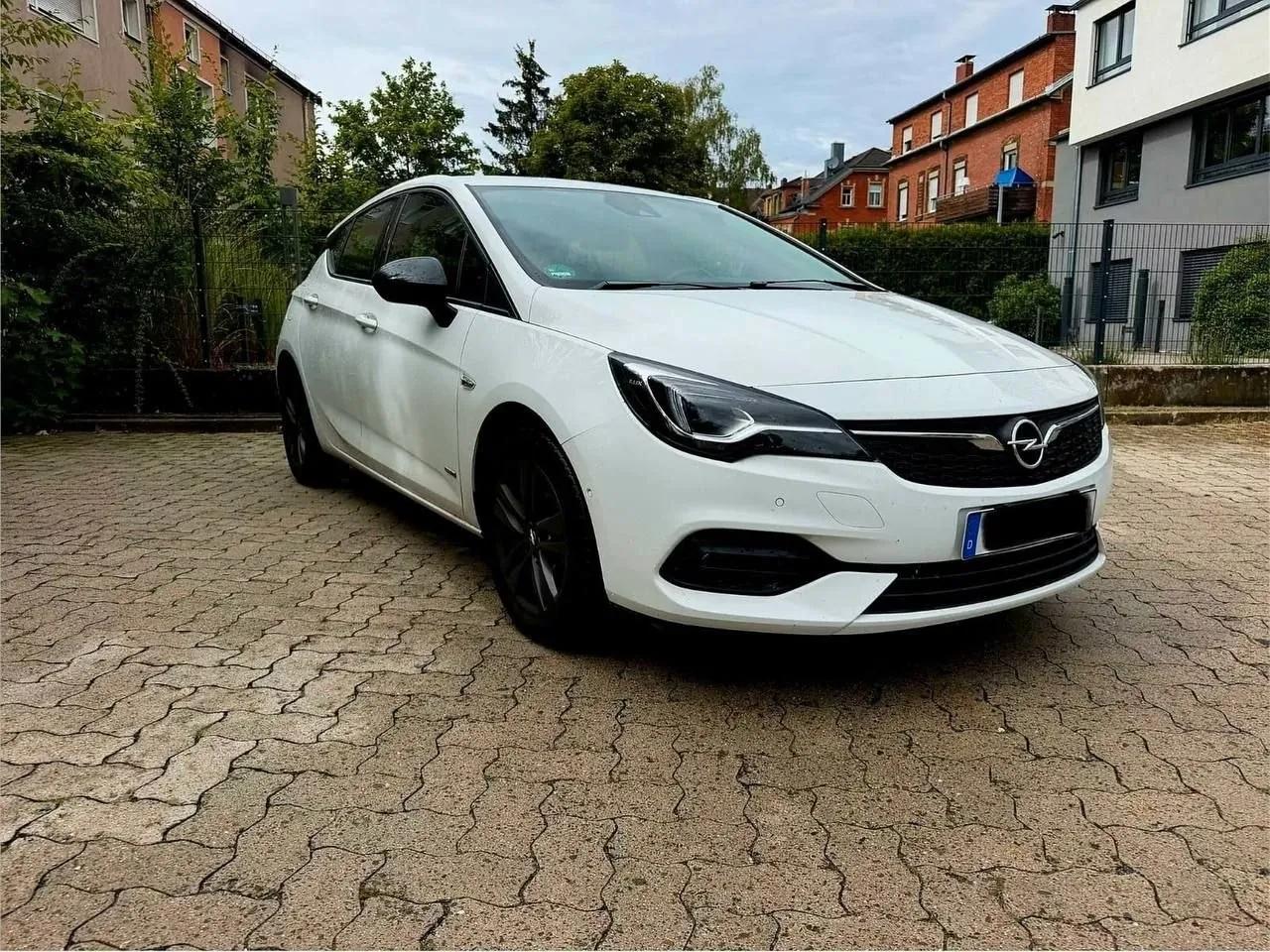 Прокат Opel Astra дизель автомат Белград