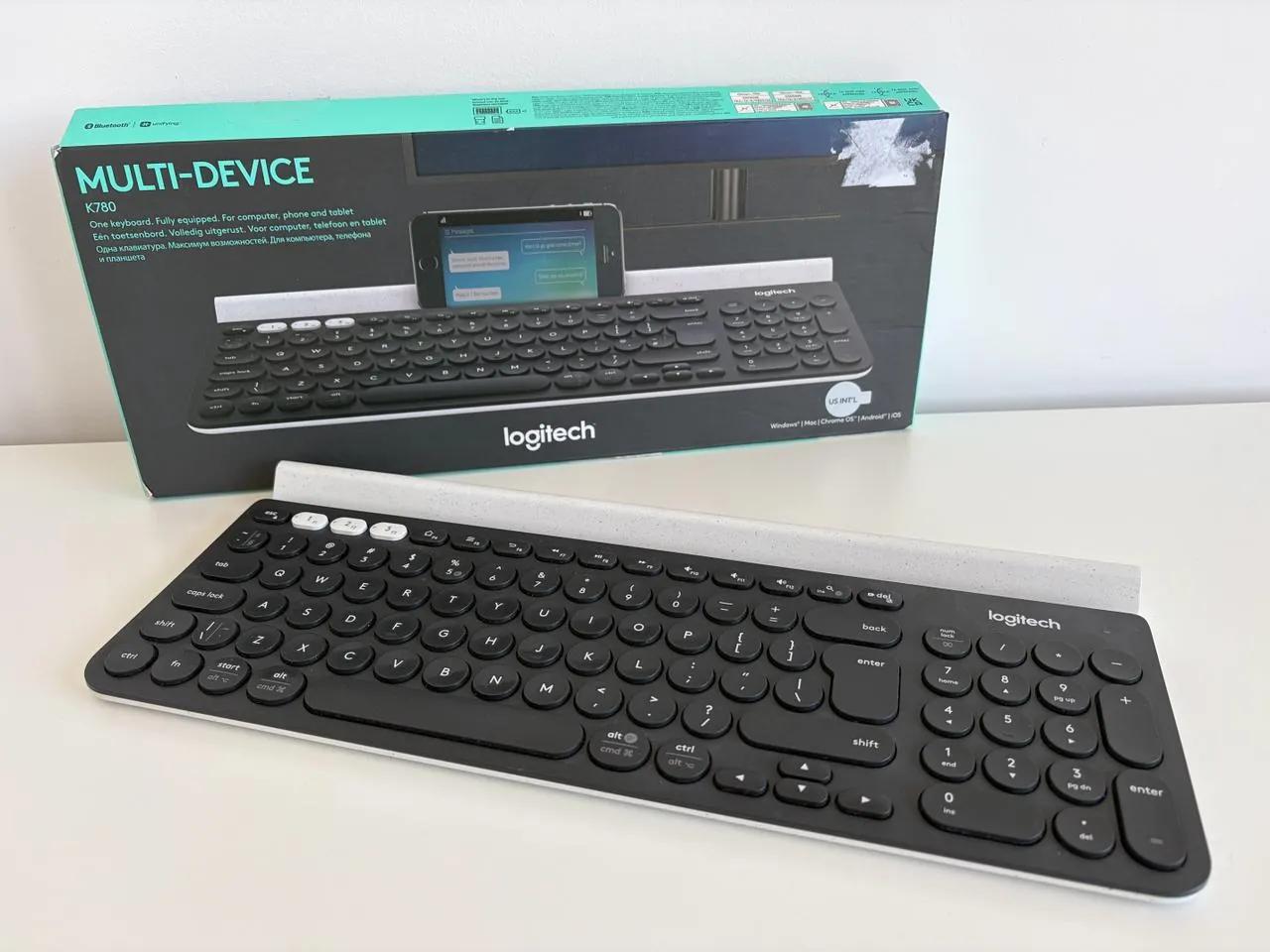 Клавиатура Logitech K780 для трёх устройств