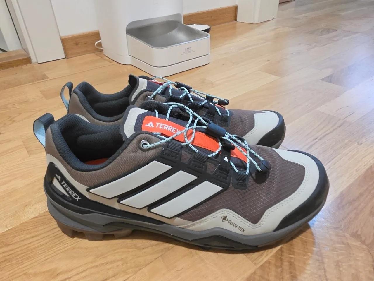Треккинговые кроссовки Adidas женские EU 41 Нови-Сад