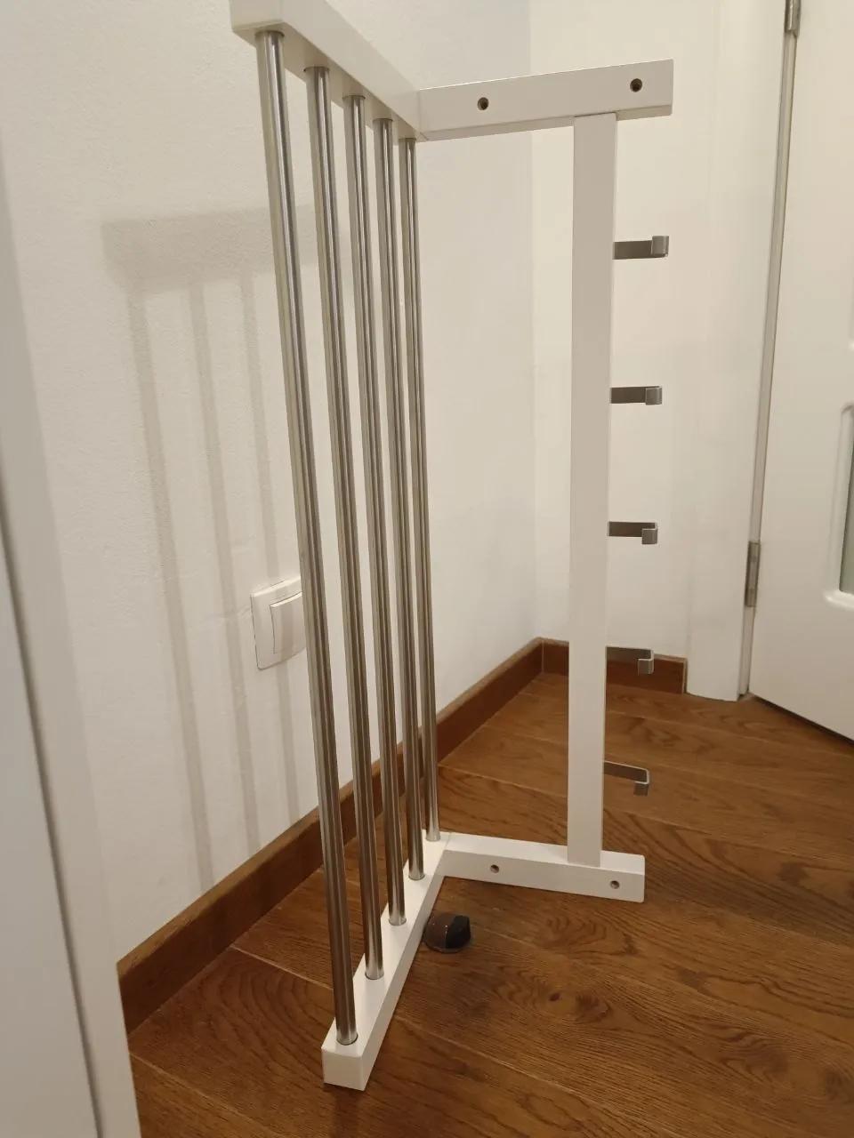 Вешалка IKEA белая район Пионерского парка