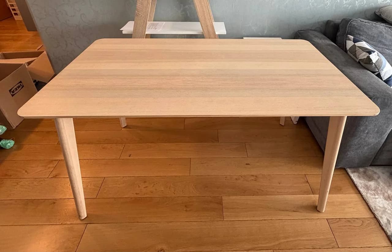 Обеденный стол IKEA Lisabo