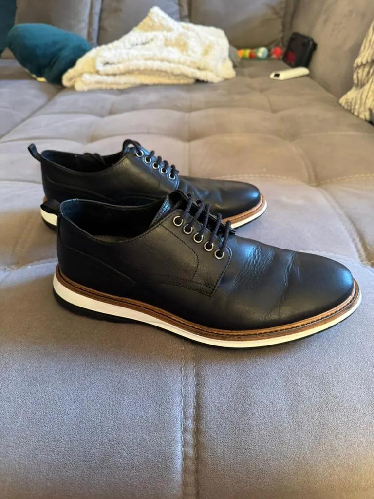Кожаные полуботинки Clarks и кроссовки Skechers