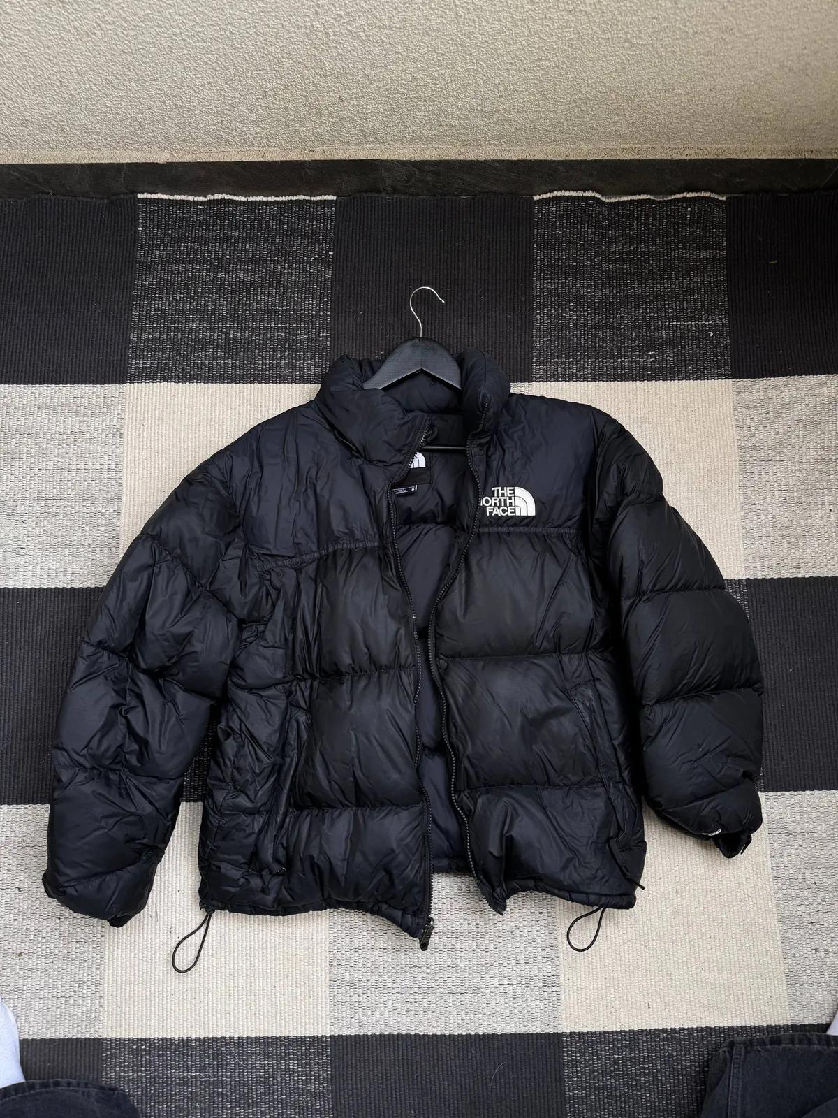 Куртка The North Face чёрная размер M