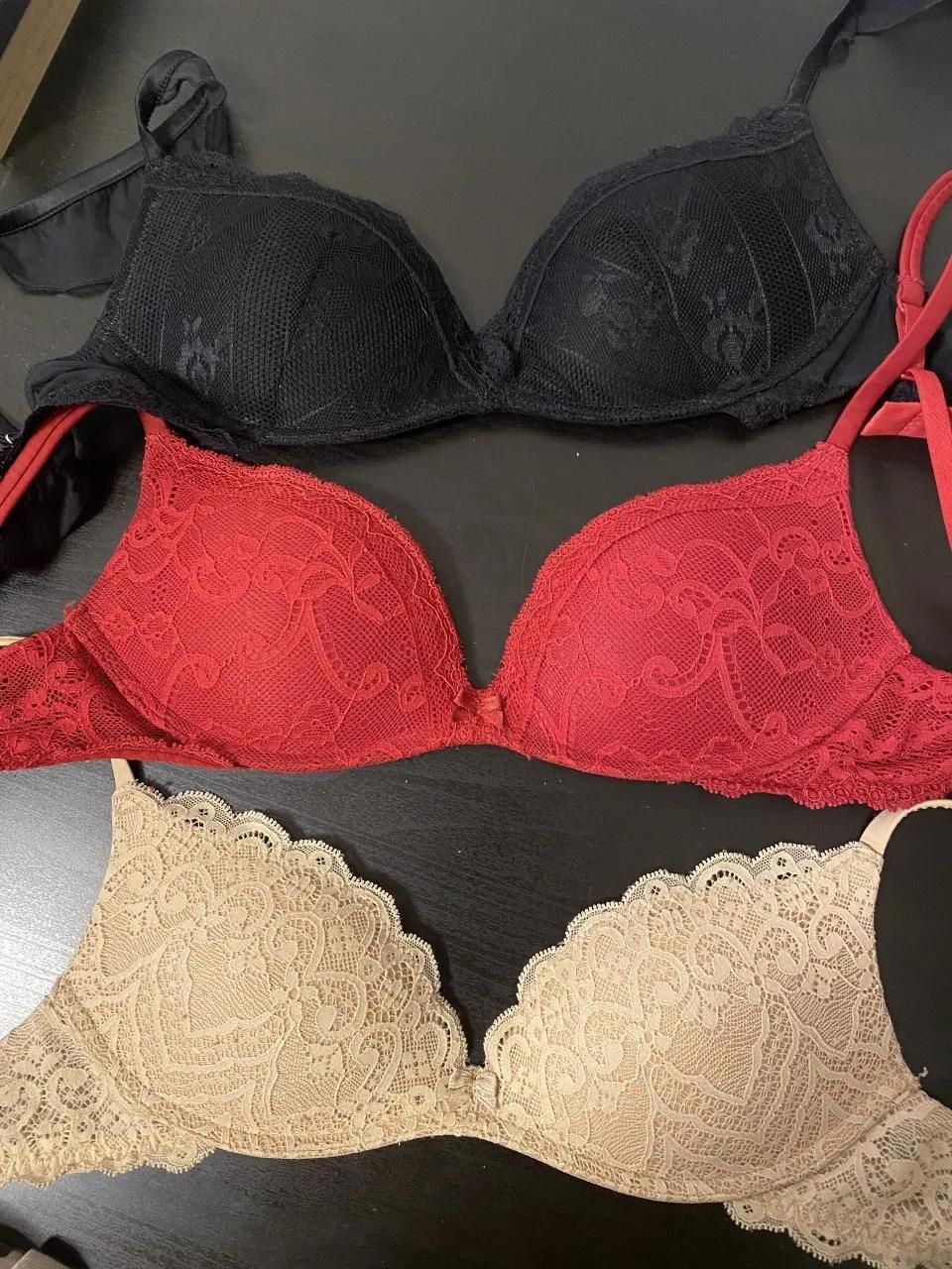 Бюстгальтеры Intimissimi размер 70B, три штуки