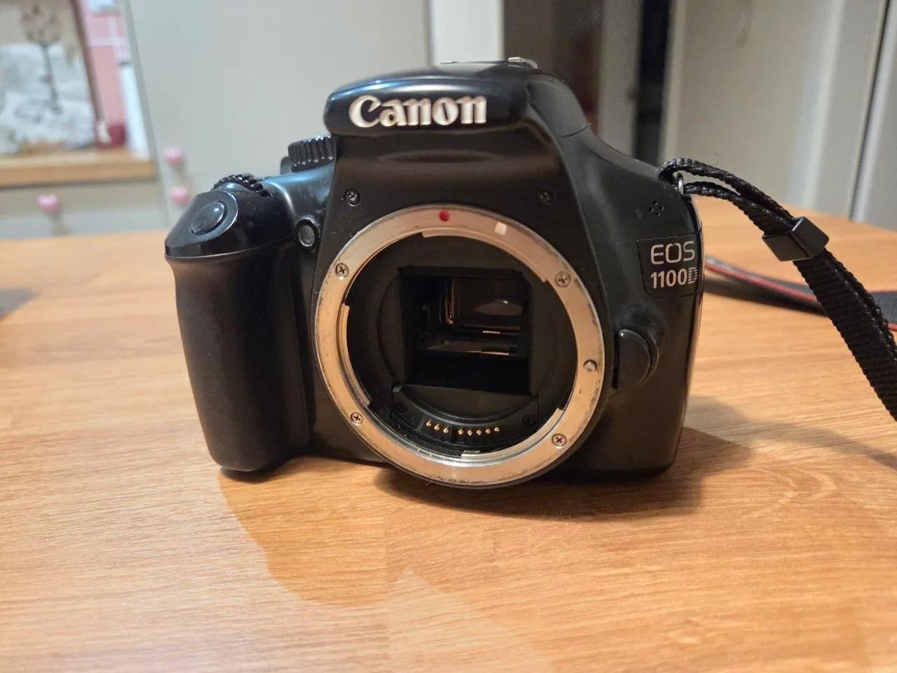 Зеркальный Canon EOS 1100D с двумя объективами