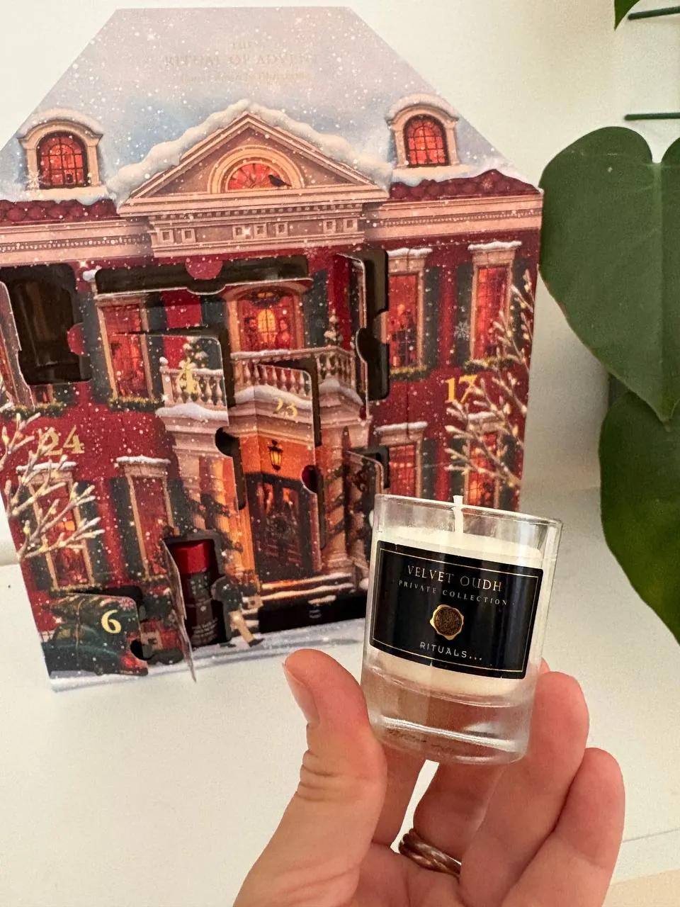 Ароматическая свеча Rituals Velvet Oudh