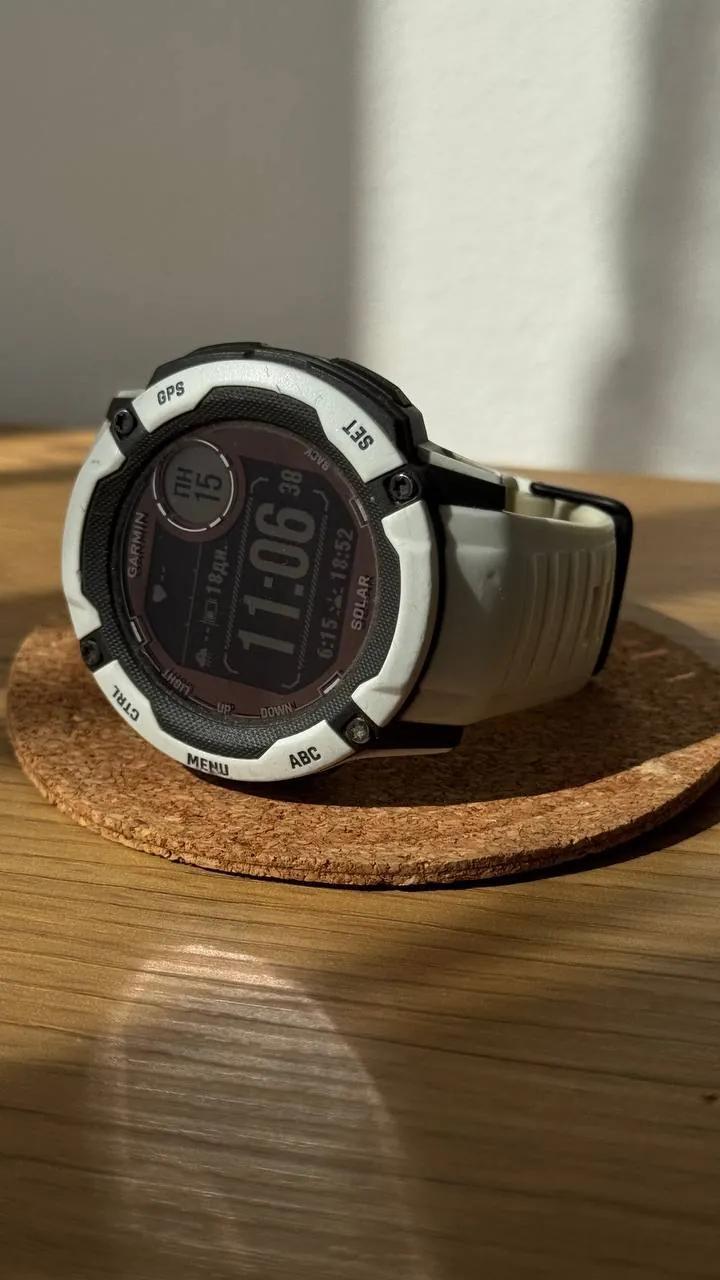 Спортивные смарт-часы Garmin Instinct 2x Solar