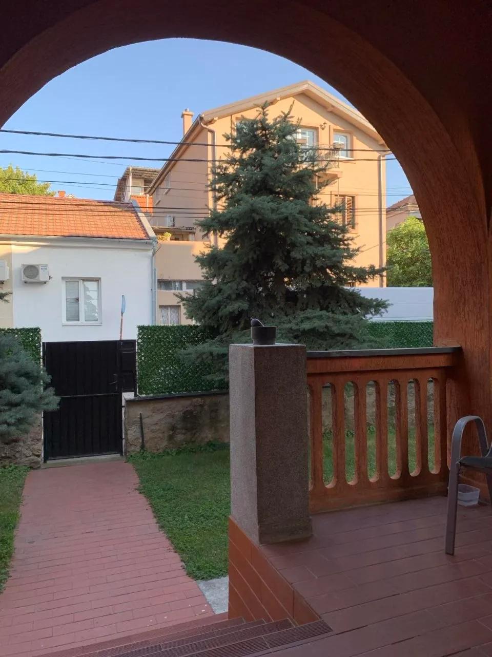 Семейный дом 250 м² с участком Савски Венац