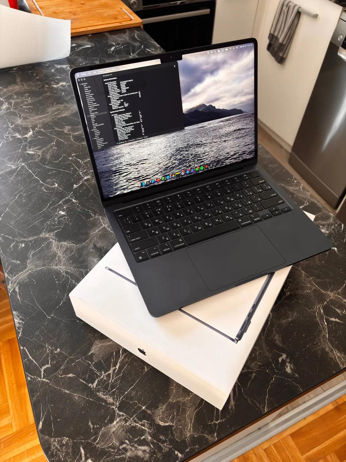 MacBook Air M2 16/256 ГБ идеальное состояние
